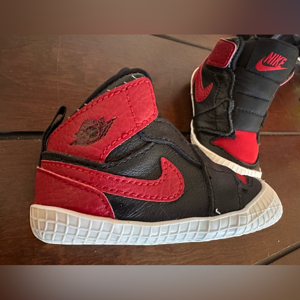 Nike Baby Crib Shoes
Black and Red 
SkyJordan